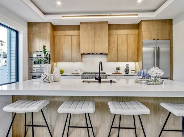 55 Athelstane Rd #55, Newton Center, MA 02459