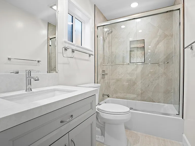 183A Roycroft Ave — Photo 4