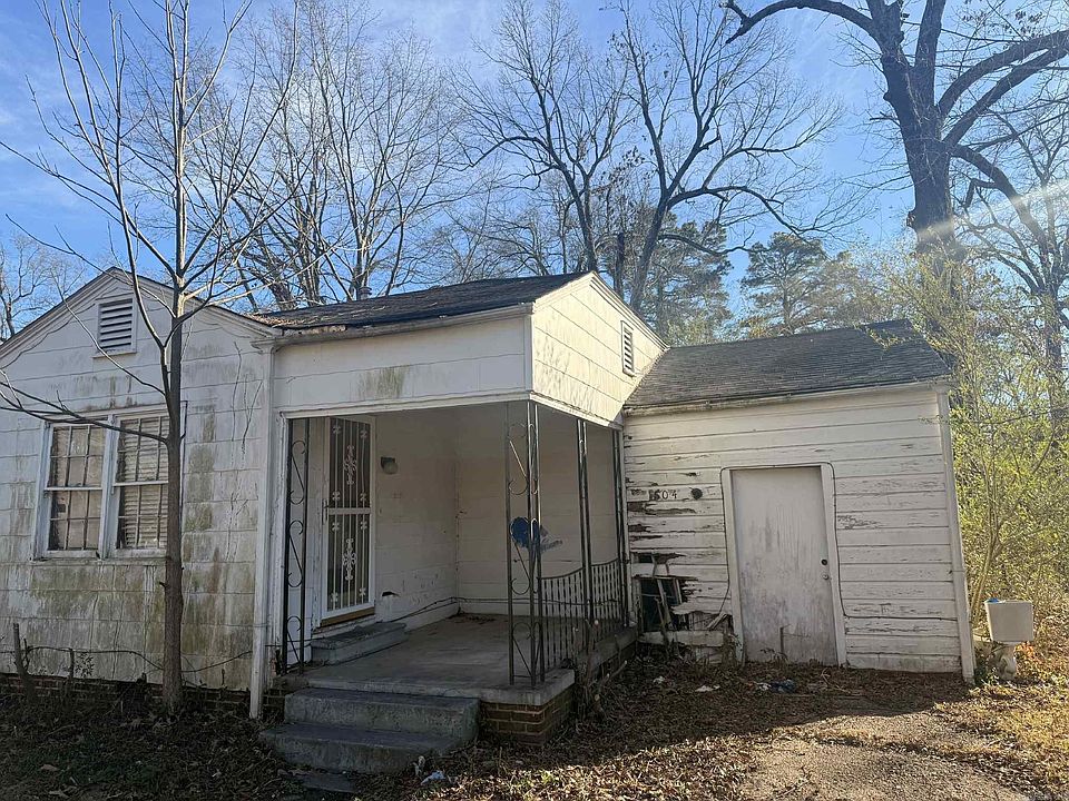 1st image of 1604 W 30th Ave
