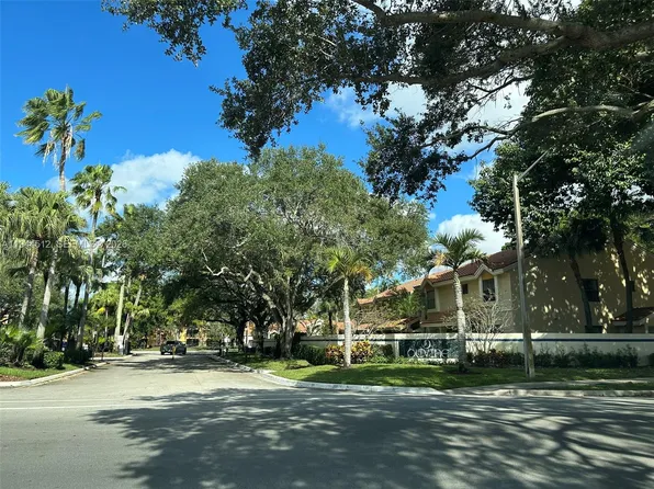 3818 Coral Tree Cir #3818, Pompano Beach, FL 33073