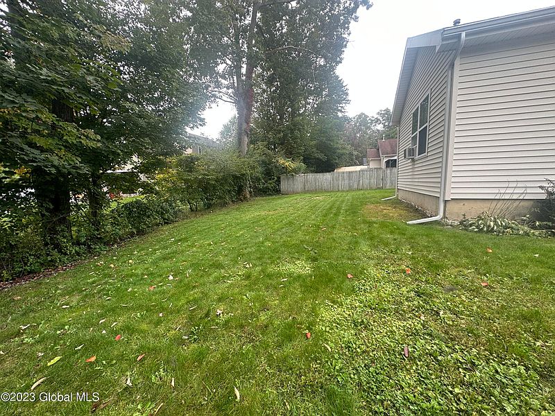 4th image of 23 Franklin Street