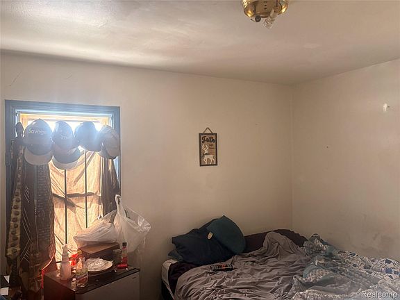 3rd image of 14035 Kentfield St