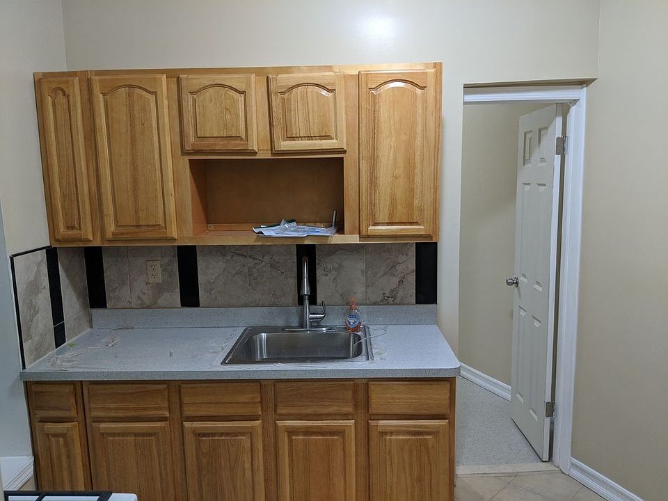 1st image of 2301 Newkirk Ave APT 2