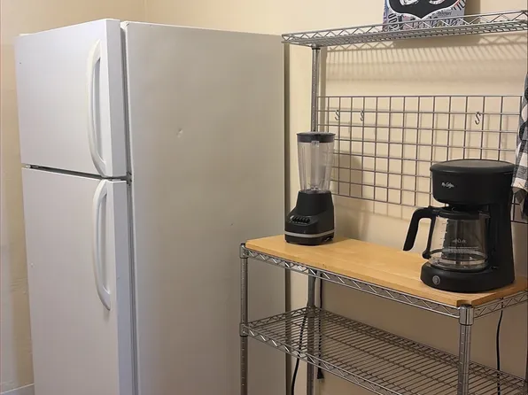 Quality & Updated 2 Bedroom Just Blocks to Pres. Hospital & & UNM