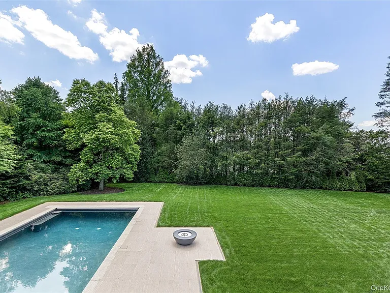 42 Mamaroneck Rd — Photo 6