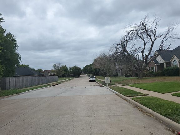 5th image of 920 Weaver St