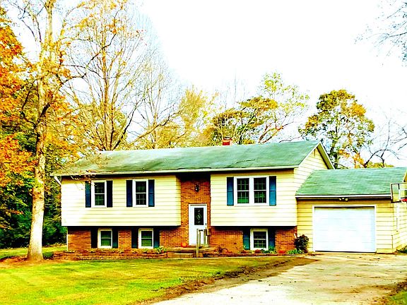 3rd image of 45252 Elmbrook Dr