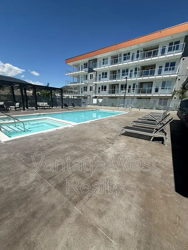 2 bed, 1.0 bath, $2,400 — Photo 3