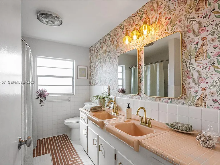 4042 Greenwood Dr — Photo 7
