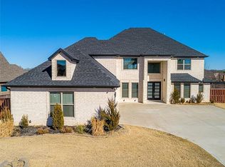 2910 Laurel Cir, Centerton, AR 72719