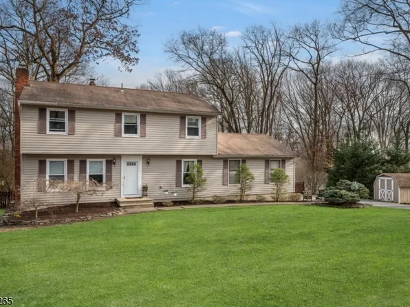 2 Karen Pl, Mount Olive Twp., NJ 07828