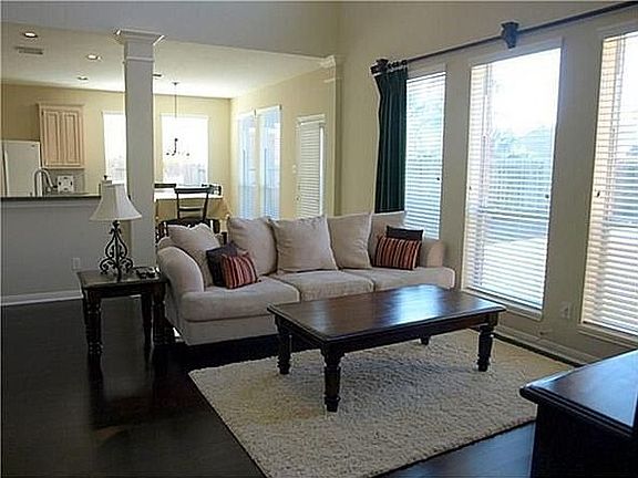 4th image of 4918 Cloudcliff Ln