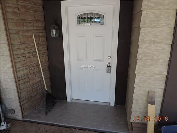 2nd image of 5023 Sitka Ln #5023