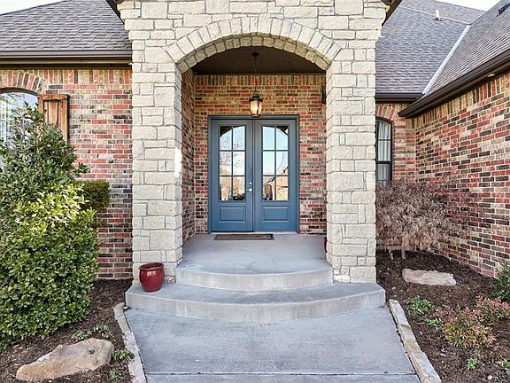 3rd image of 6109 NE 103rd Ct