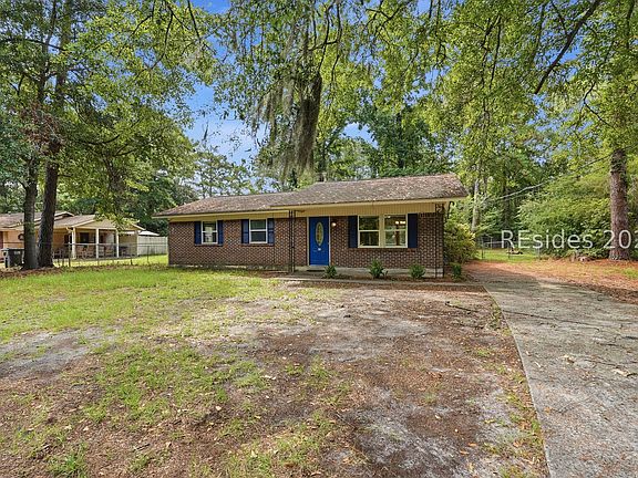 3rd image of 195 Bay Pines Rd