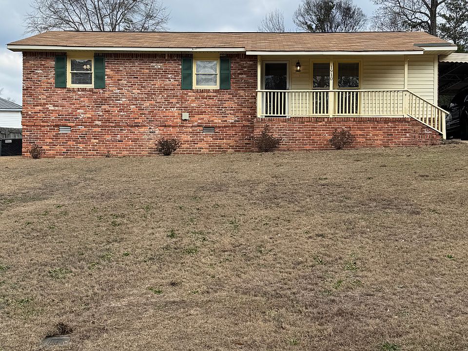 1st image of 1910 Lynn Dr