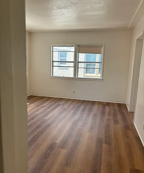 4261 1/2 Garthwaite Ave — Photo 13