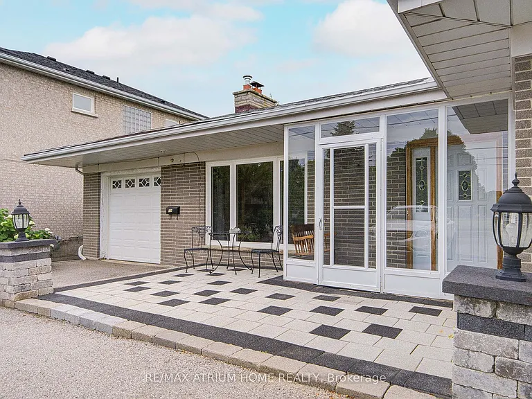134 Fairglen Ave — Photo 5