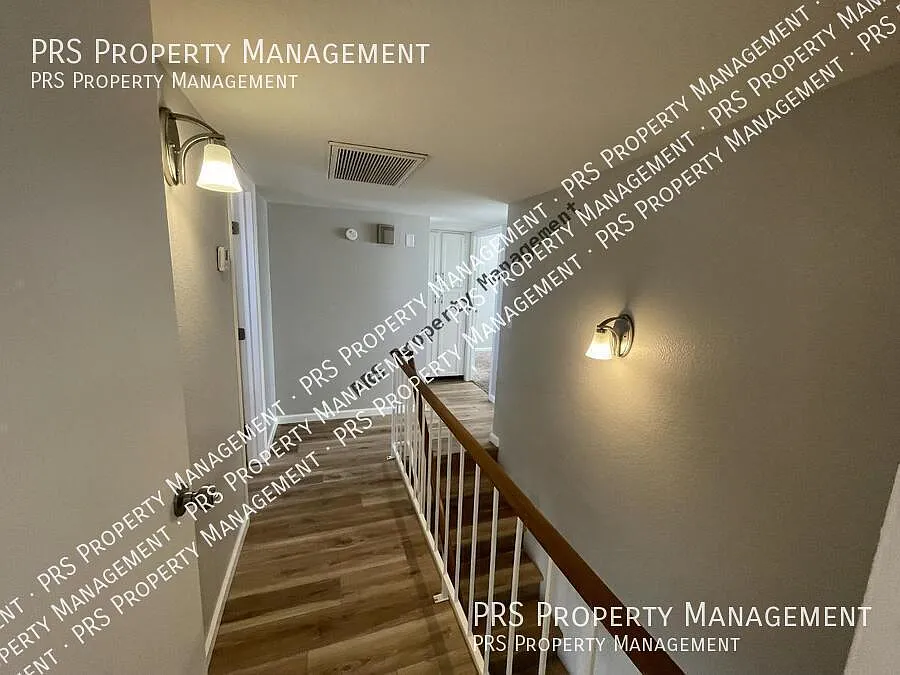 4 bed, 1600 sqft, $2,395 — Photo 2