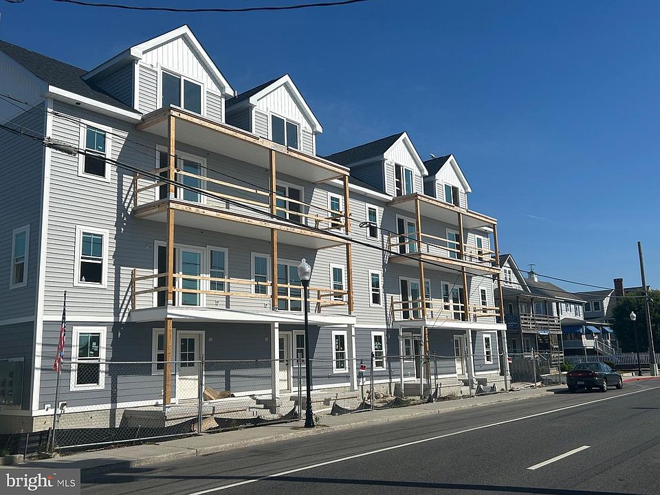 1st image of 909 N Baltimore Ave #3