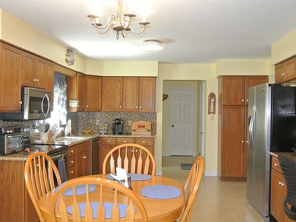4th image of 29 Valley Green Dr