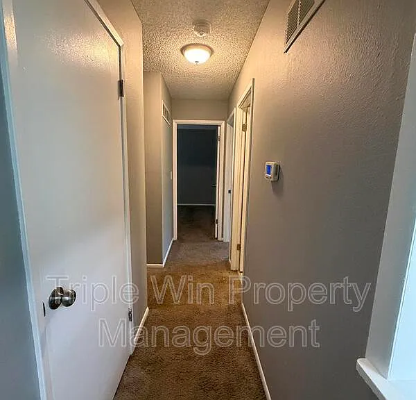 2450 Jenkee Dr — Photo 9