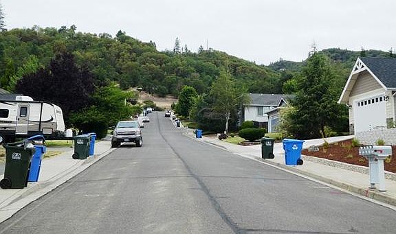 3rd image of 512 Cypress Ave