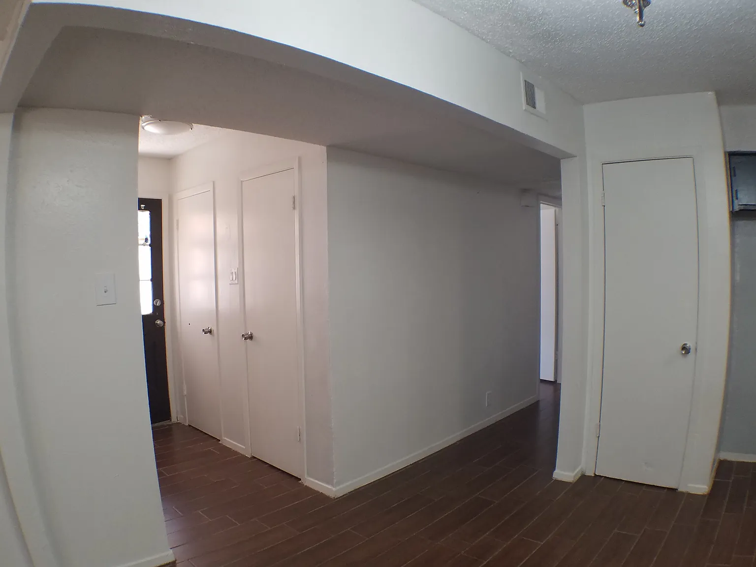 3 bed, 1250 sqft, $1,775 — Photo 3