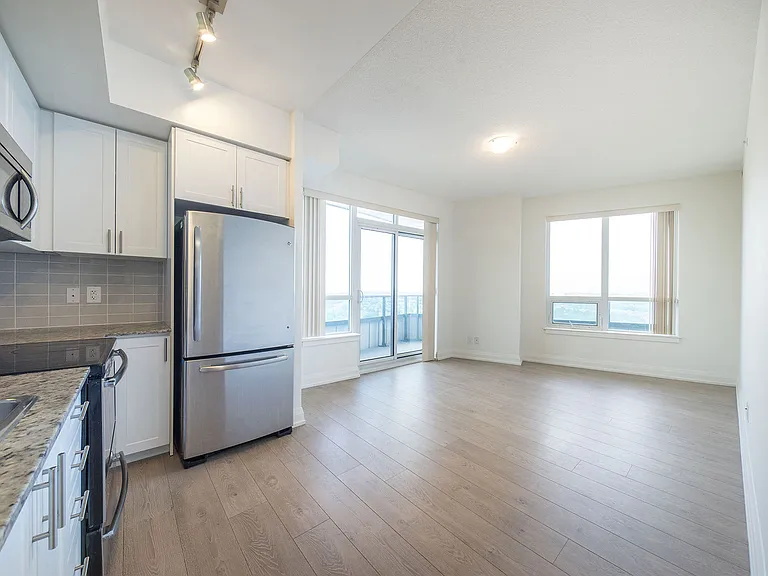 7161 Yonge St #1125 — Photo 11