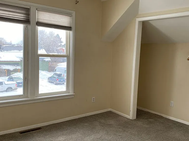 1804 S 6th St W — Photo 15