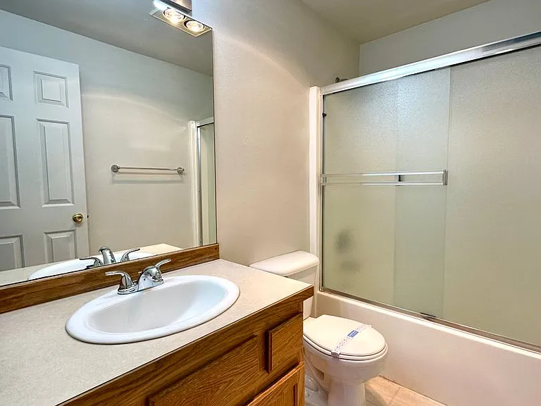 1618 SW Lava Ave — Photo 11