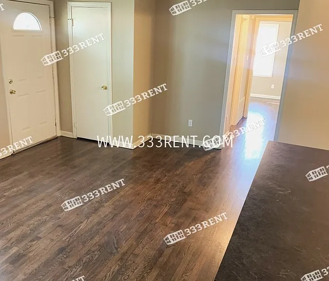 13718 Cypress Ave — Photo 3