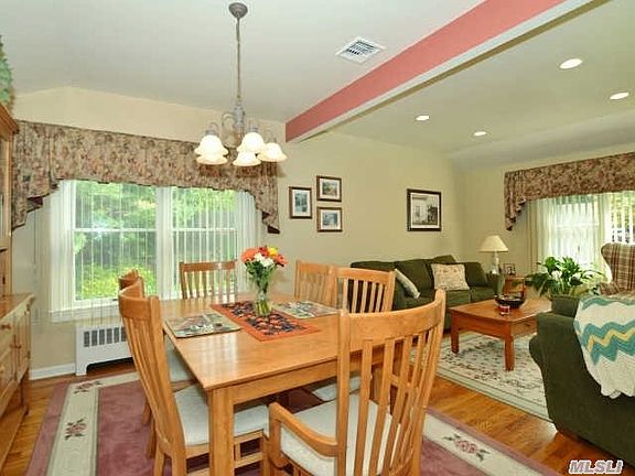 5th image of 10 Eagle Hill Ct