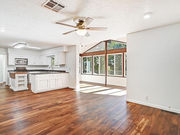 5th image of 4005 Camino De La Sierra NE