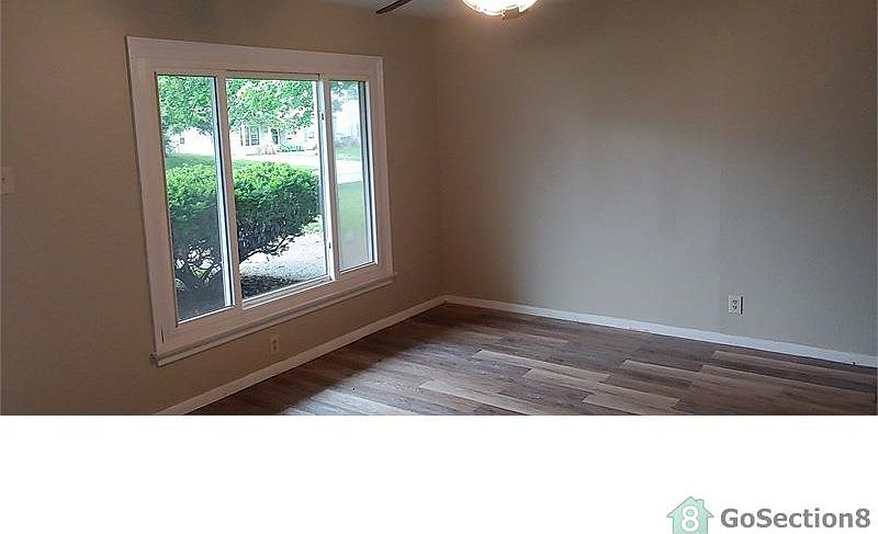 1st image of 120 Brackleigh Ln