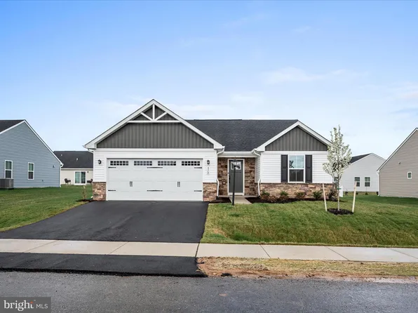 310 Perspective Pl, Hedgesville, WV 25427