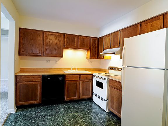 5th image of 1224 Whispering Hills Ct APT 1B