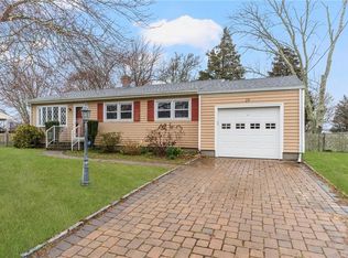 29 Birchwood Dr, Portsmouth, RI 02871