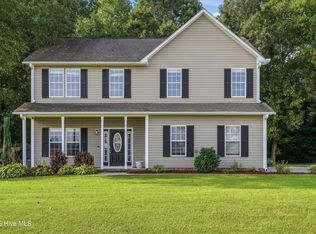 221 Rudolph Ln, Hubert, NC 28539