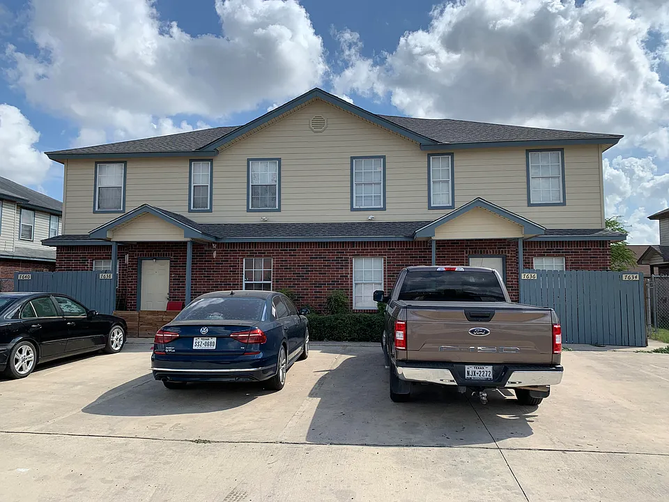 7636 Windsor Oaks #3