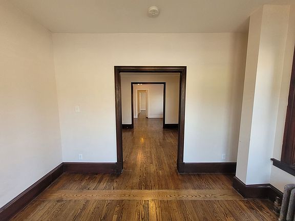 4th image of 1534 Woodland Ave APT 2