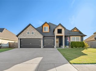 921 Red Maple St, Centerton, AR 72719