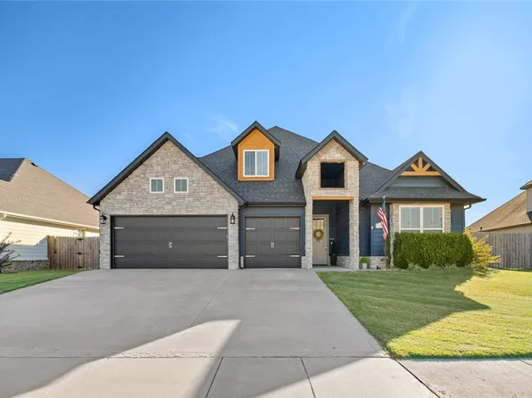 921 Red Maple St, Centerton, AR 72719