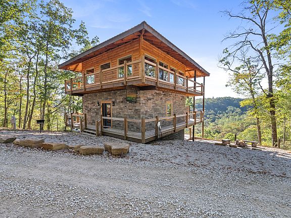2nd image of 914 Forest View Dr