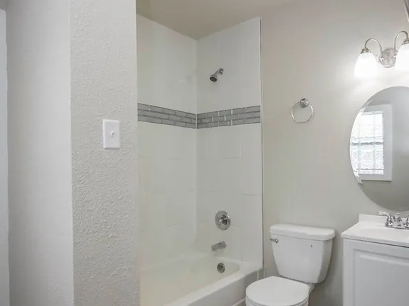 3844 4th St, Des Moines, IA 50313