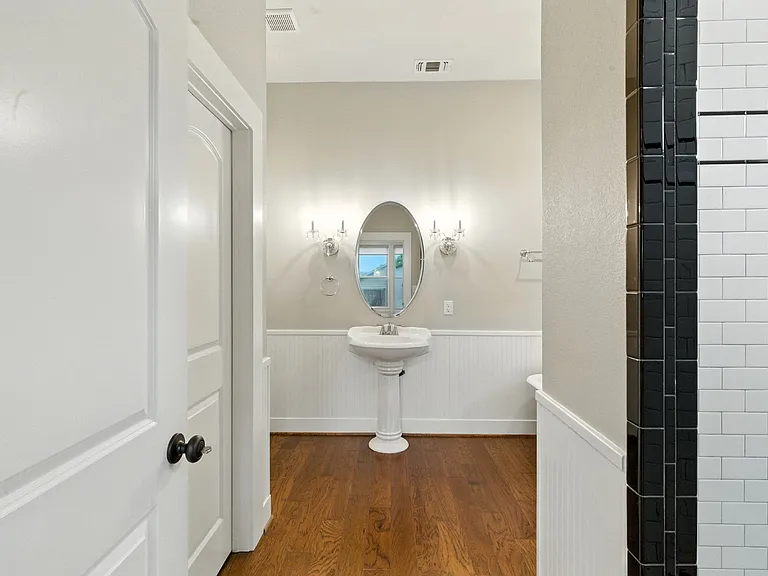 705 S Elm St — Photo 16