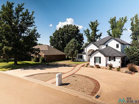 5th image of 1716 Saint Andrews Dr