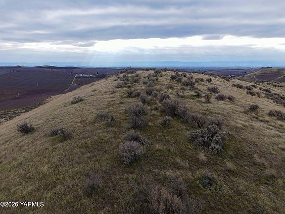 3rd image of 761 Nightingale Rd