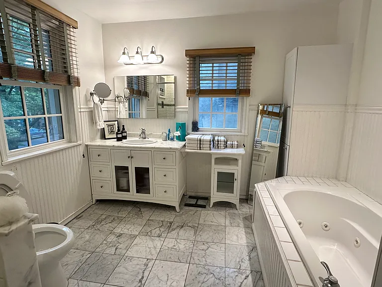2nd Floor Master Bath