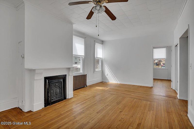 2nd image of 1412 6th Avenue